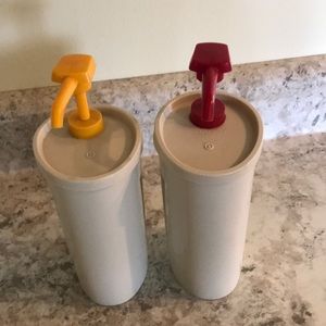 Tupperware condiment containers  Mustard and Ketchup